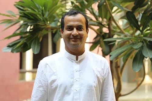 Dr. Bhupendra Kumar, Assistant Professor at IIIT Vadodara