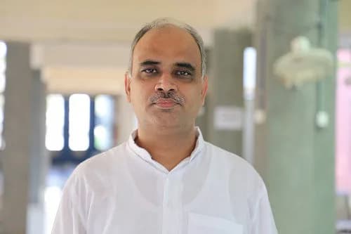 Dr. Naveen Kumar, Assistant Professor at IIIT Vadodara